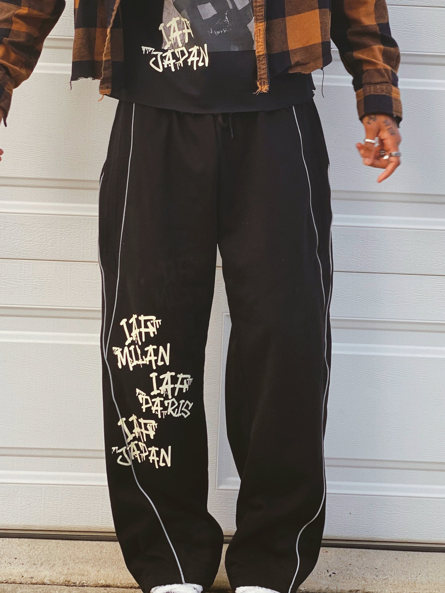 "𝓡𝓮-𝓘𝓶𝓪𝓰𝓲𝓷𝓮𝓭" 𝓘𝓷𝓽𝓮𝓻𝓷𝓪𝓽𝓲𝓸𝓷𝓪𝓵 𝓖𝓻𝓪𝓯𝓯𝓲𝓽𝓲 𝓡𝓮𝓯𝓵𝓮𝓬𝓽𝓲𝓸𝓷 𝓢𝔀𝓮𝓪𝓽𝓹𝓪𝓷𝓽𝓼